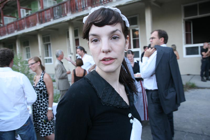 Anne sarah hartung